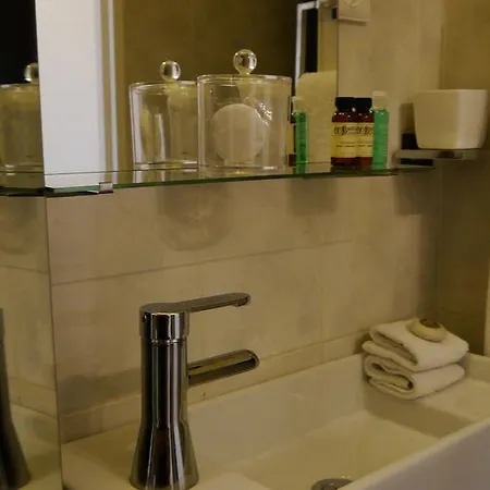 Apartman Monaco Pool Sea View